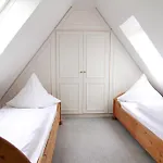 Haus-Meisennest-Wohnung-Adler