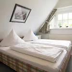 Haus-Meisennest-Wohnung-Adler