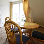 Haus-Meisennest-Wohnung-Adler